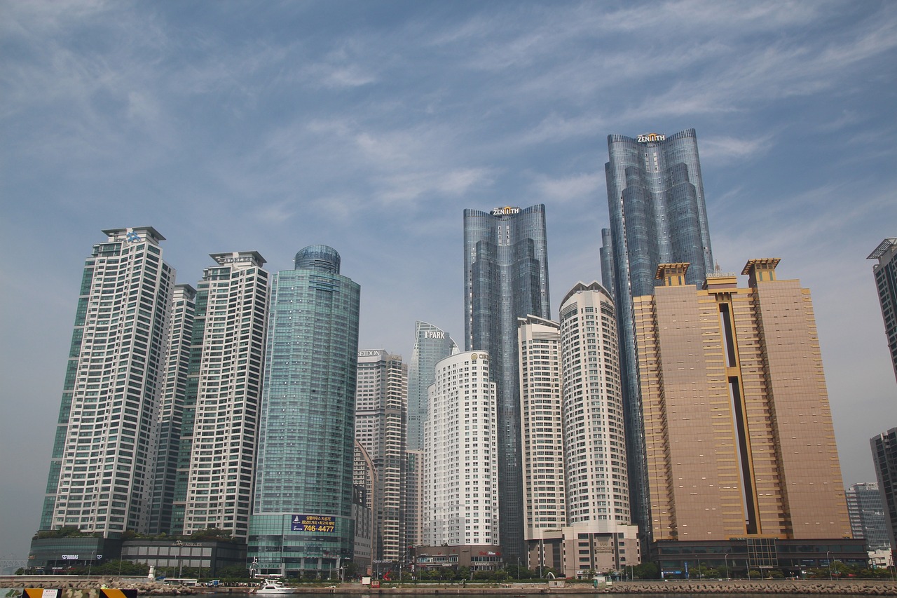 上海公寓价格走势，市场现状、影响因素与前景展望