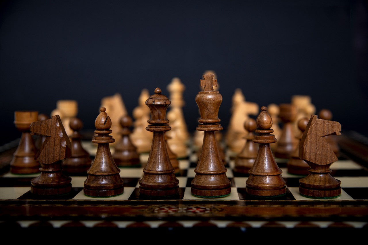 象棋比赛加油，勇往直前，棋逢对手，挑战极限！