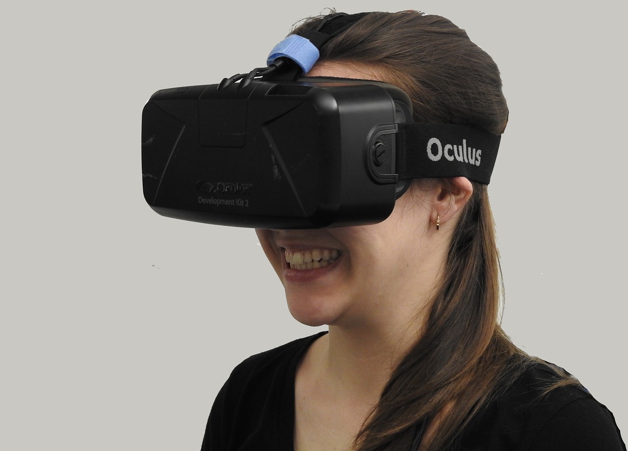 探索虚拟现实技术的最新发展，VR前沿动态揭秘