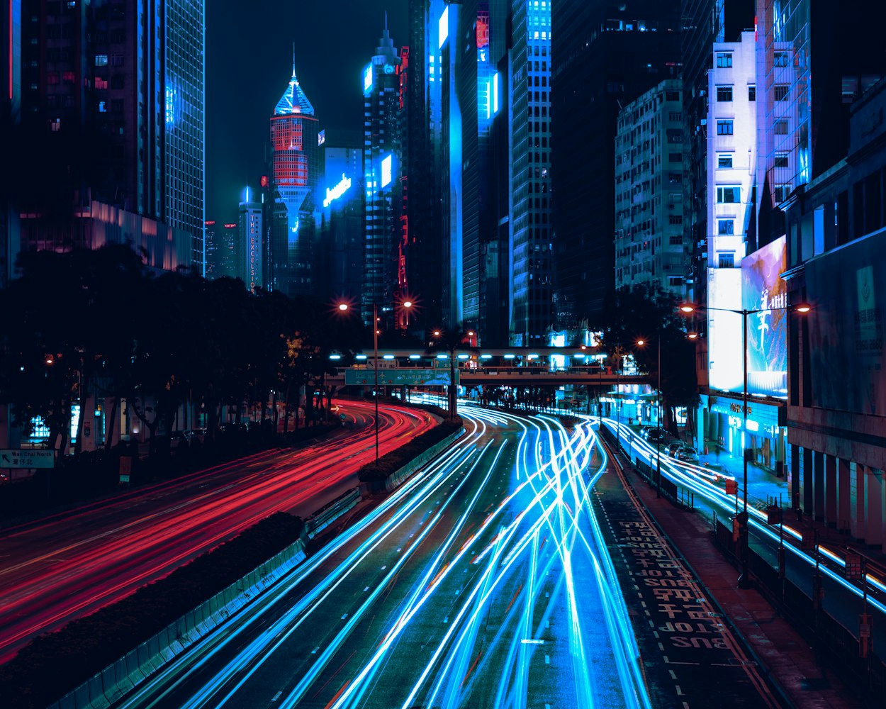 民企香港上市，机遇与挑战并存的道路