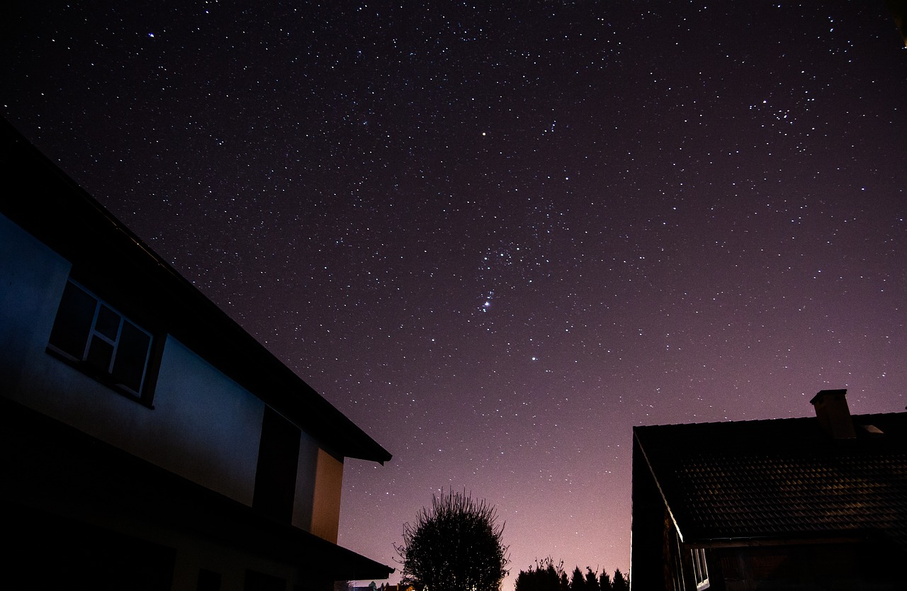 烟台明星，城市之光中的璀璨星辰，闪耀照亮城市舞台